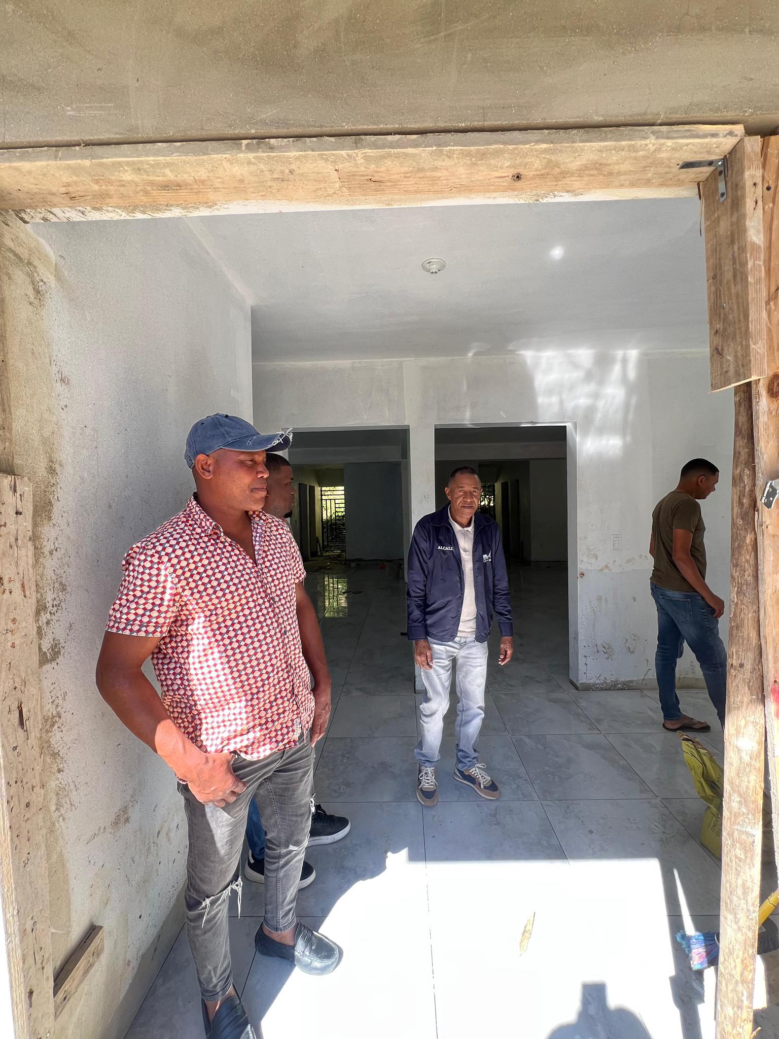 Supervisión de los avances de la construcción de la Funeraria Municipal